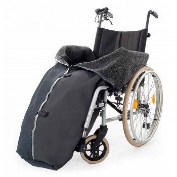 Saco impermeable Softshell gris con forro interior polar ajustable para sillas de ruedas.